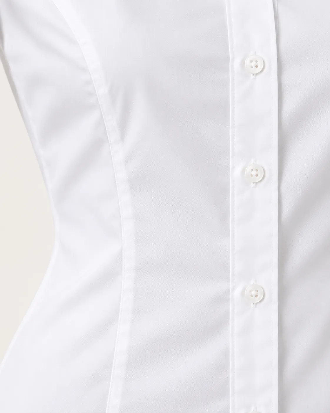 Blusa formal manga larga blanco, detalle de pinzas