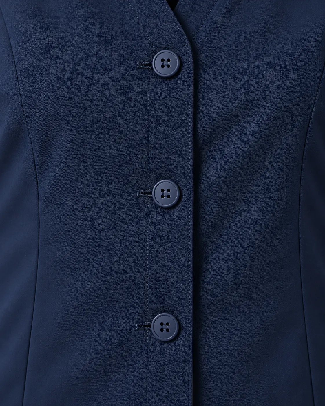 Gabacha ejecutiva azul marino, detalle de botonadura